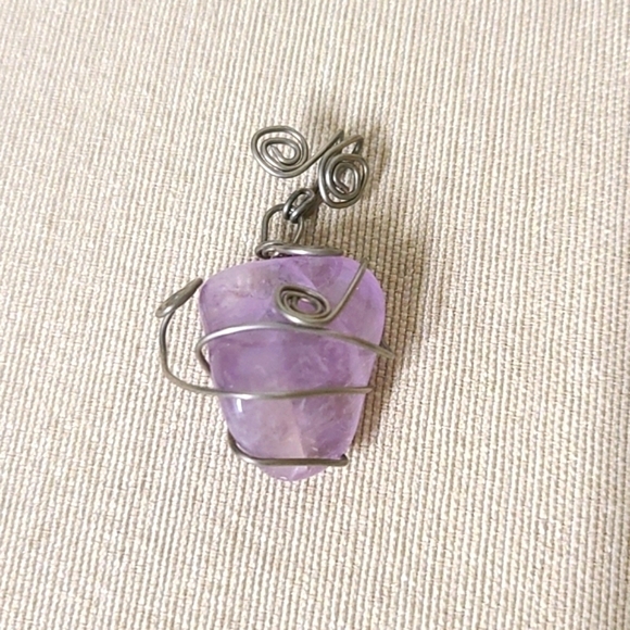 - Handmade Wire Stone Pendant - Picture 1 of 1